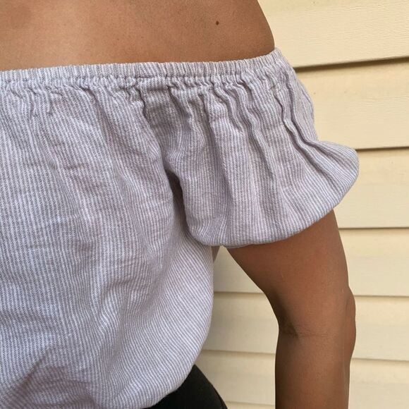 Honey Punch light blue/white stripes cropped top, elastic shoulder wrap, Small - Picture 4 of 8